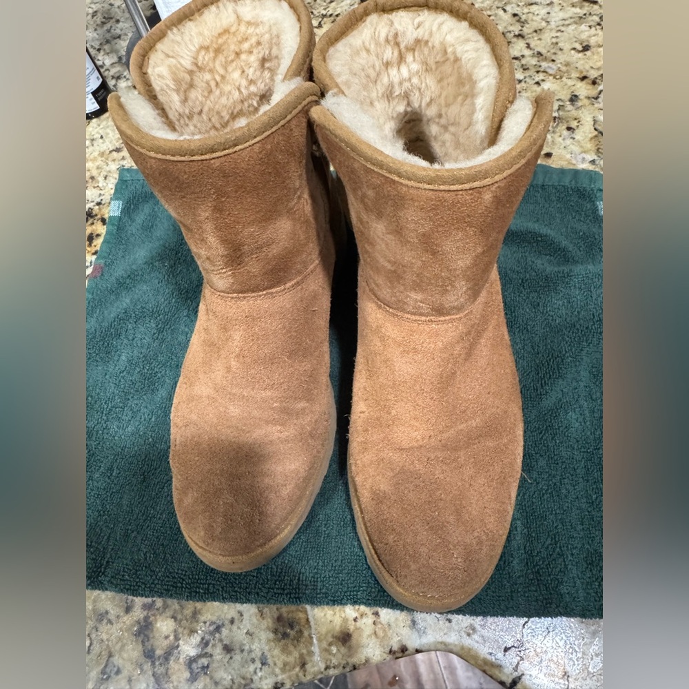 UGG MINI SUEDE SHEARLING LINED WEDGE CLASSIC SLIM BOOTS CHESTNUT